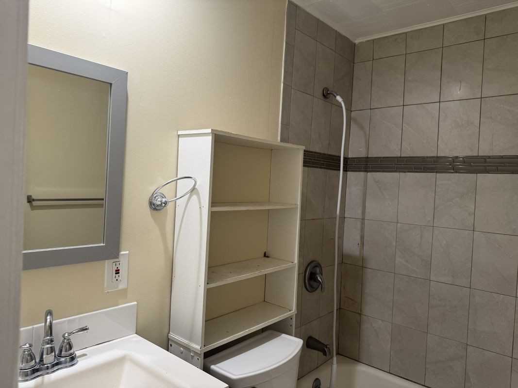 44 E 6th St - Photo 3 of 7
