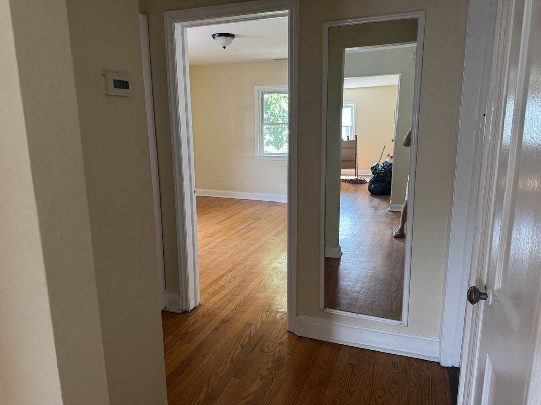 44 E 6th St - Photo 4 of 7