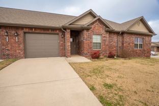 1922 Booker Cir - Photo 1 of 1