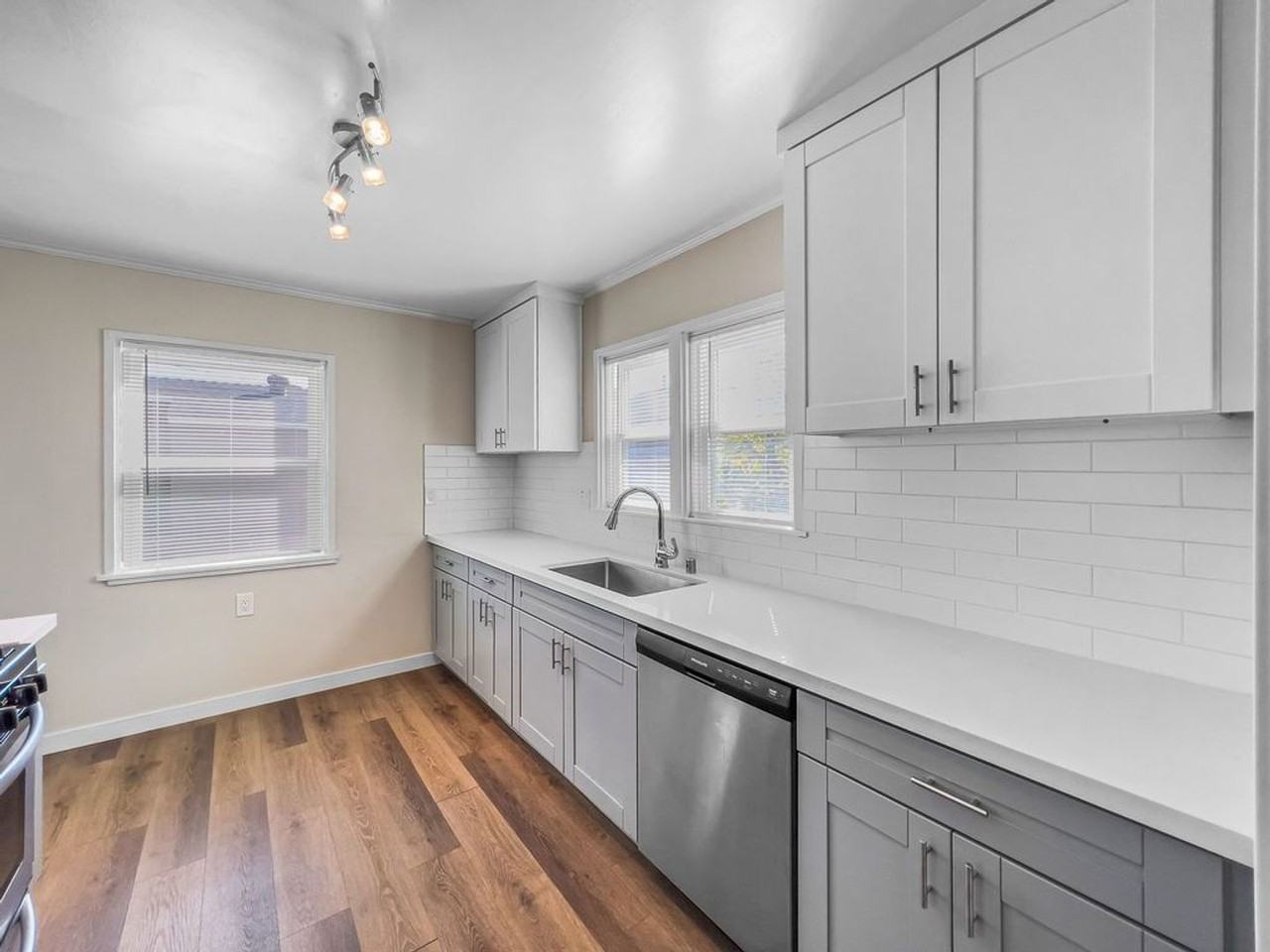 2332 Westwood St - Photo 6 of 17