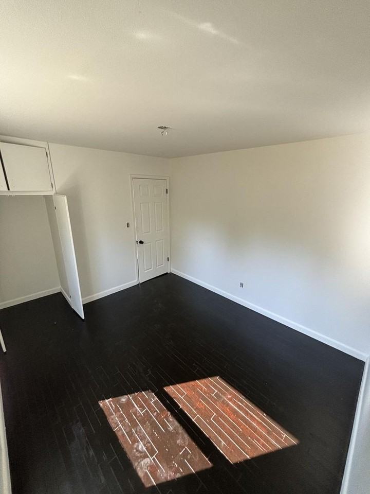 1063 South St - Photo 4 of 6