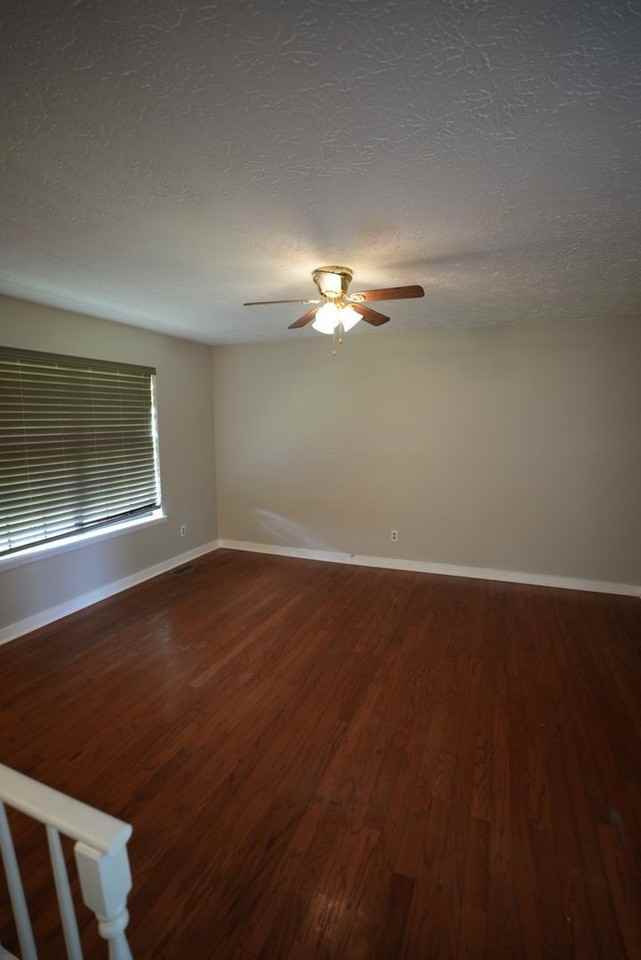 922 Henry Ct Sw - Photo 4 of 24