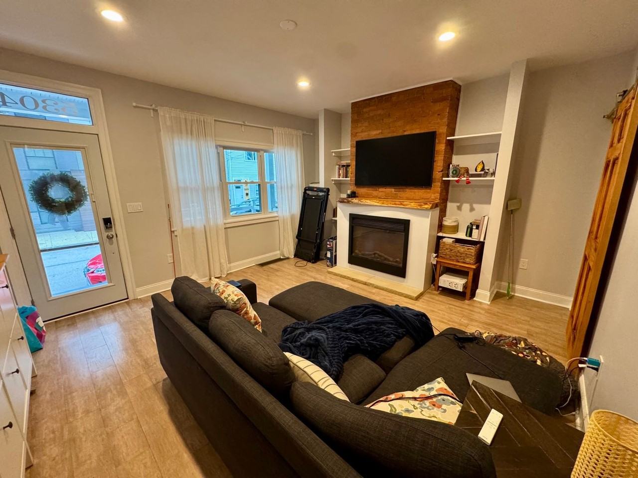 5304 Holmes St - Photo 7 of 50