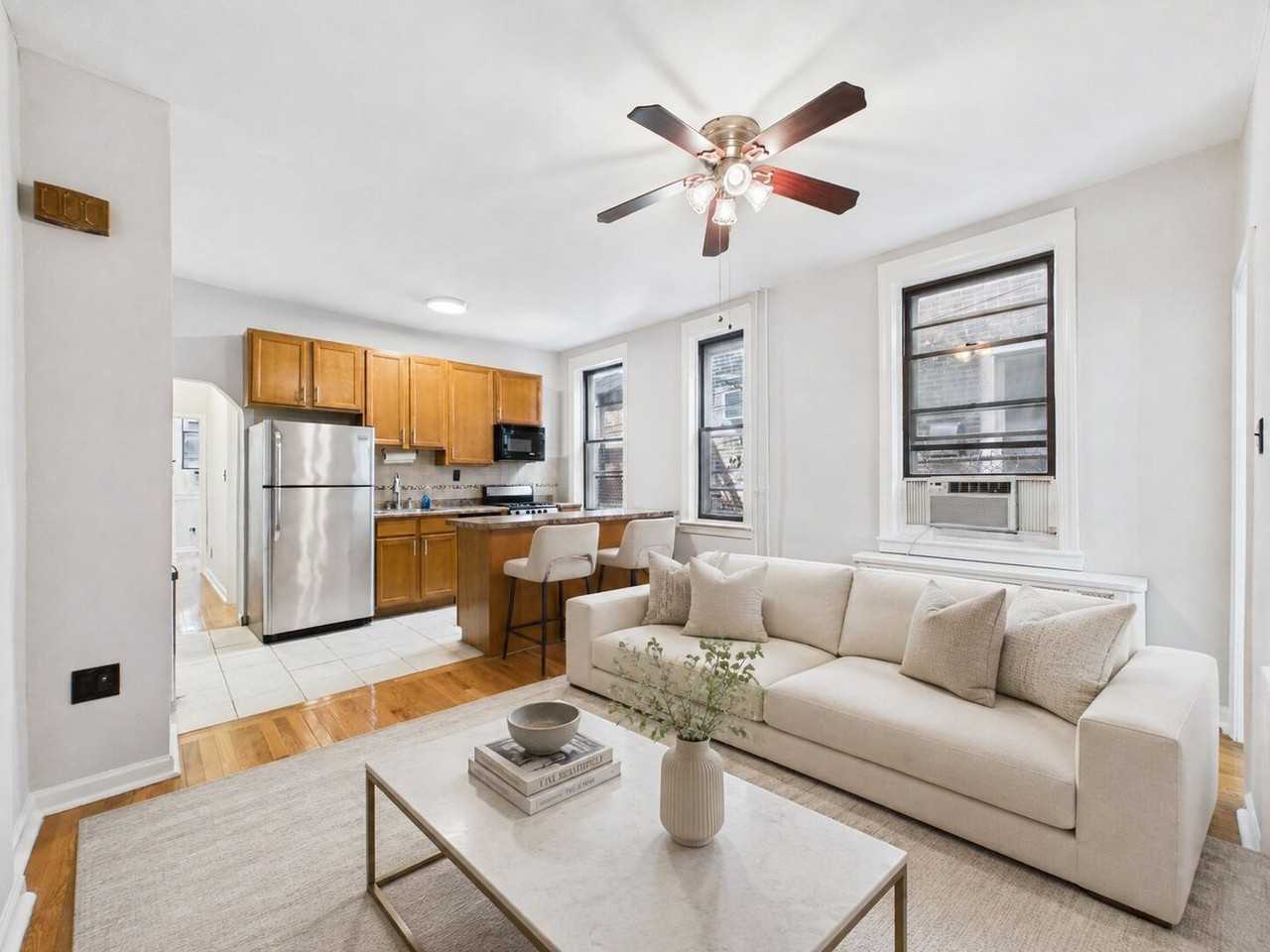 140 N 21st St - Photo 2 of 16