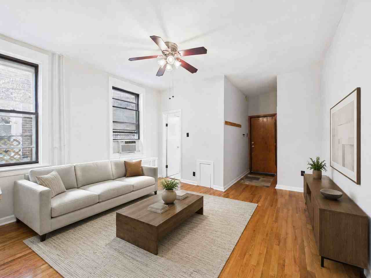 140 N 21st St - Photo 4 of 16