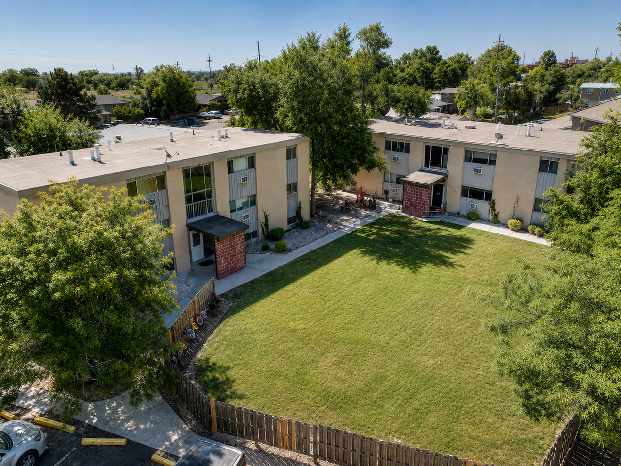 Huge layouts, large yard, new laundry! Oak Grove - Photo 3 of 3