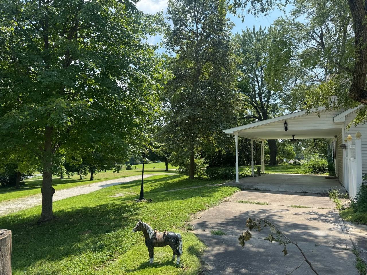 7357 Se Us Highway 169 - Photo 2 of 19