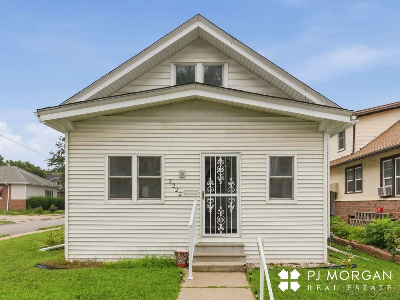 2222 S 6th St - Photo 2 of 27