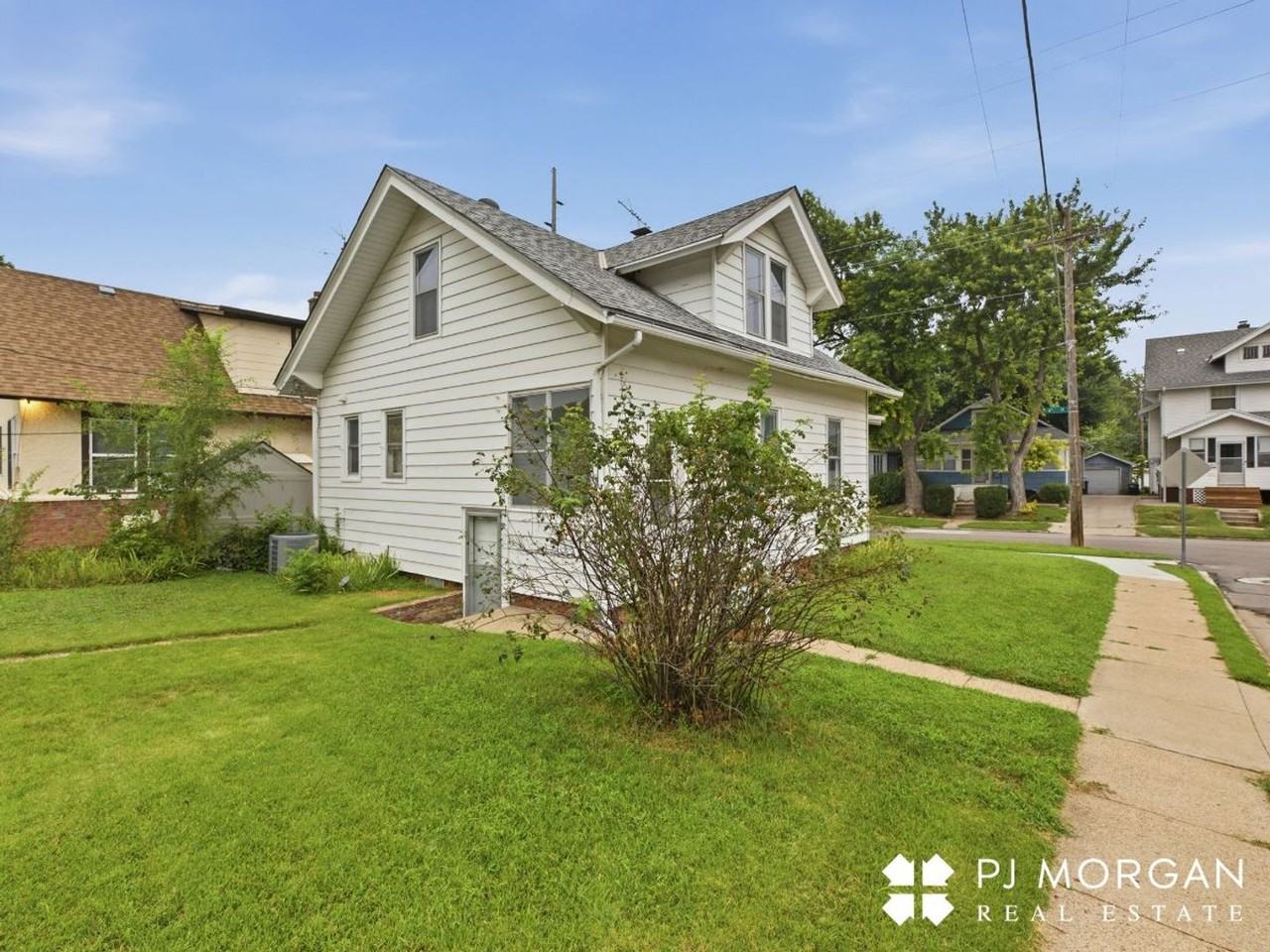 2222 S 6th St - Photo 3 of 27