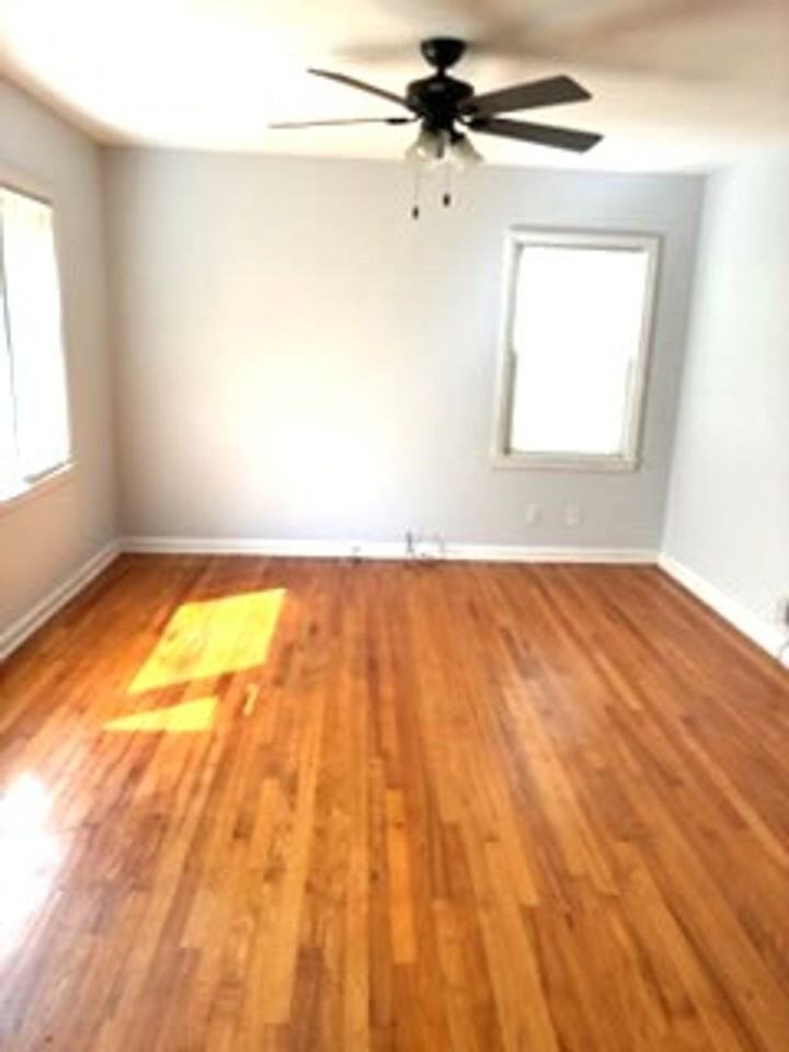 275 Nightingale Dr - Photo 3 of 10