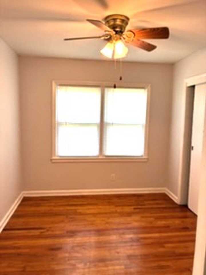 275 Nightingale Dr - Photo 4 of 10