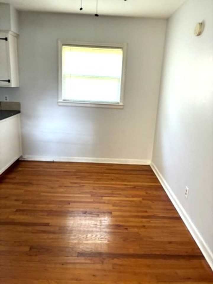 275 Nightingale Dr - Photo 6 of 10