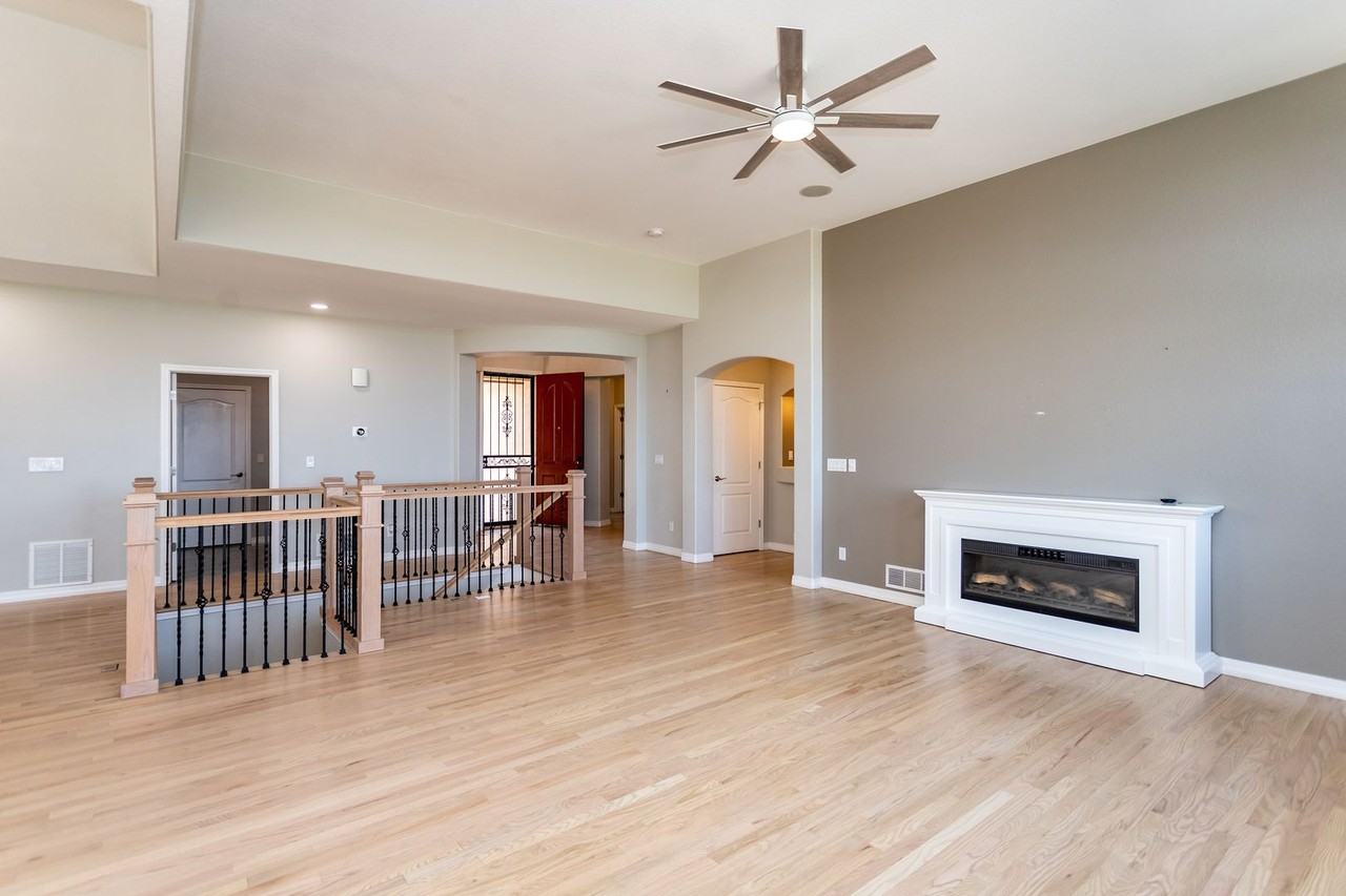 10154 Silver Leaf Way - Photo 5 of 50