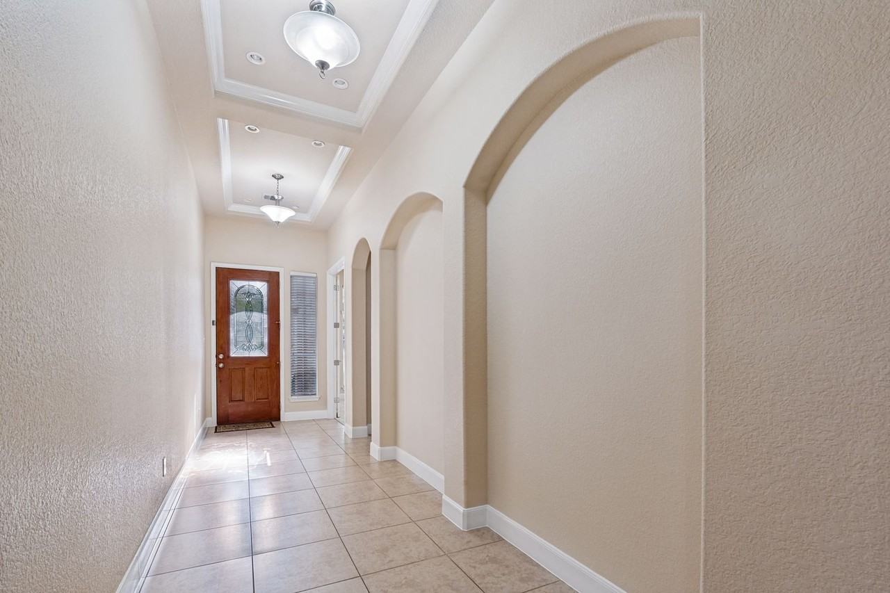 23214 Crest View Way - Photo 3 of 15
