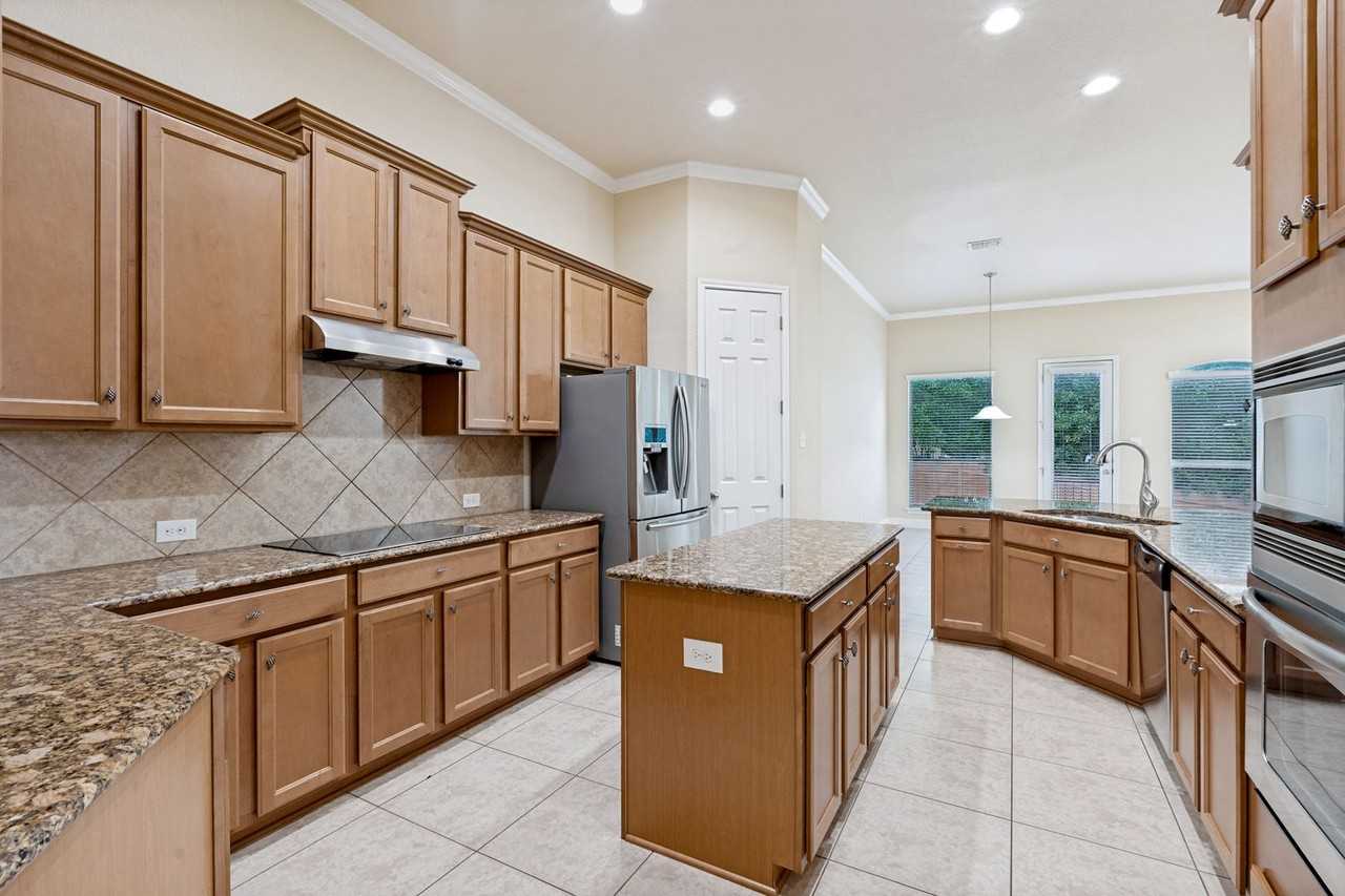 23214 Crest View Way - Photo 5 of 15