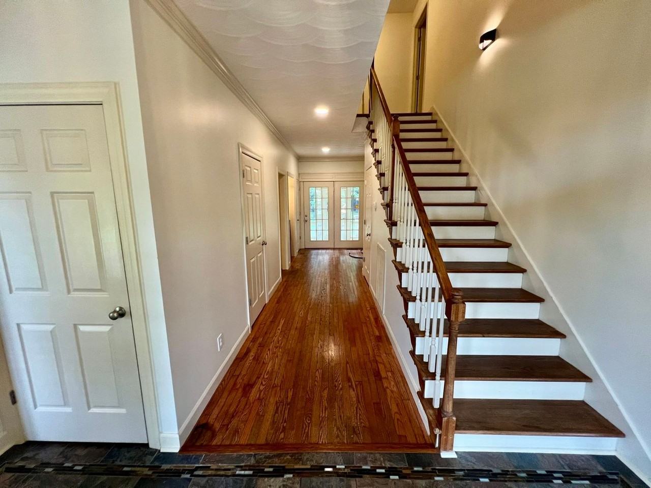 1302 Honeywood Pl - Photo 4 of 36
