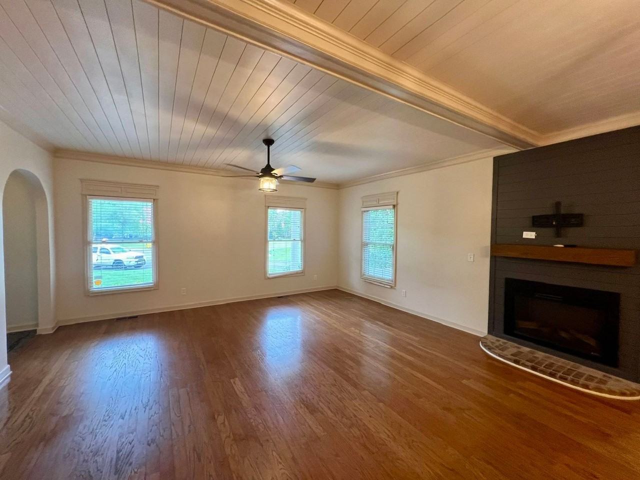 1302 Honeywood Pl - Photo 7 of 36