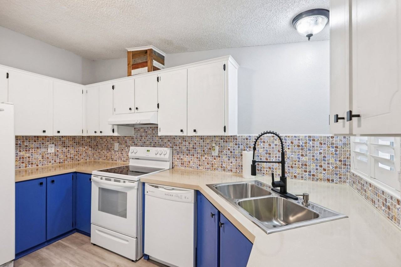 39 39 Maplehurst Avenue  - 39 Maplehurst Avenue - Photo 5 of 21