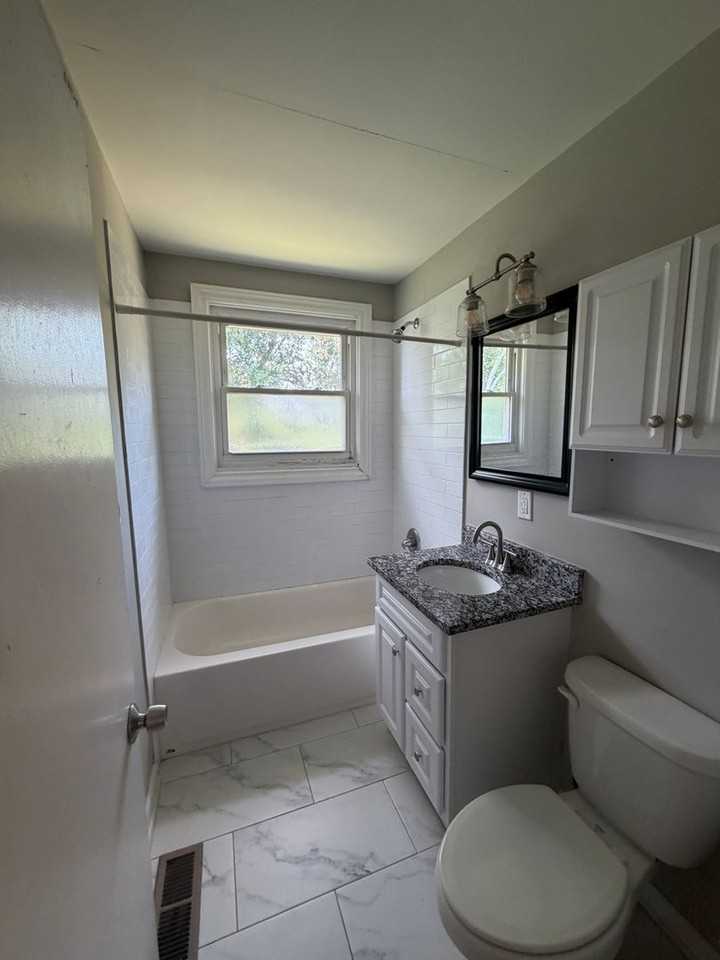 2716 Donna Hill Dr - Photo 5 of 17