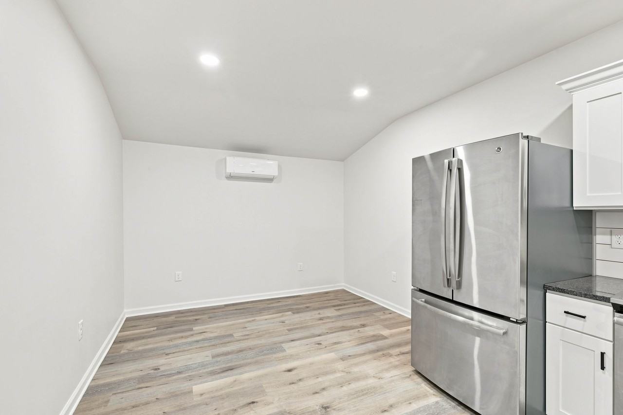 1890 Water St - Photo 3 of 36