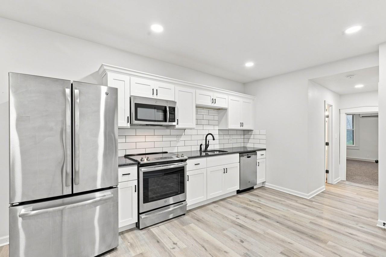 1890 Water St - Photo 5 of 36