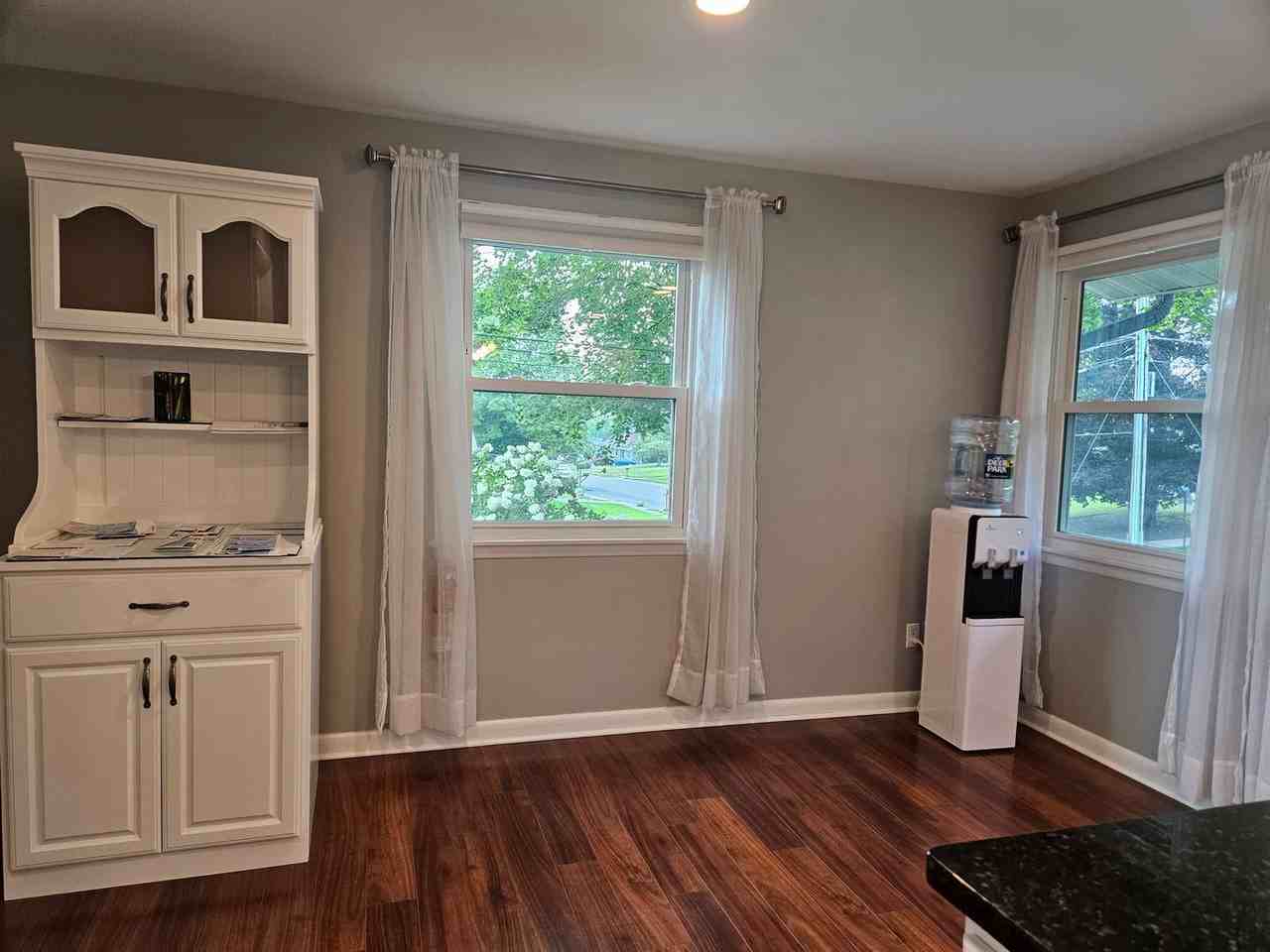 400 Spring Lea Dr - Photo 5 of 19