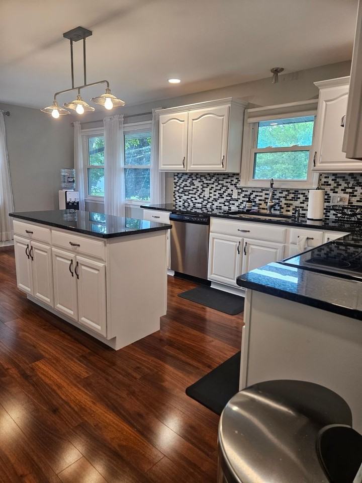 400 Spring Lea Dr - Photo 6 of 19