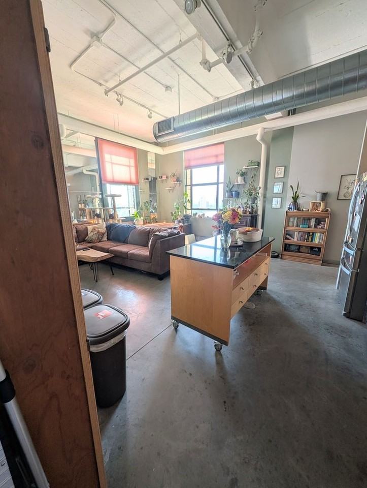 2929 Chicago Ave - Photo 5 of 31