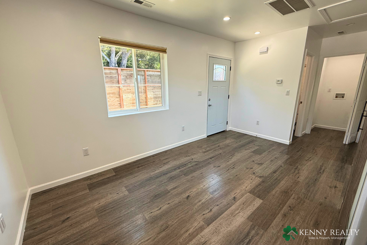 119 Franklin Ave - Photo 4 of 19