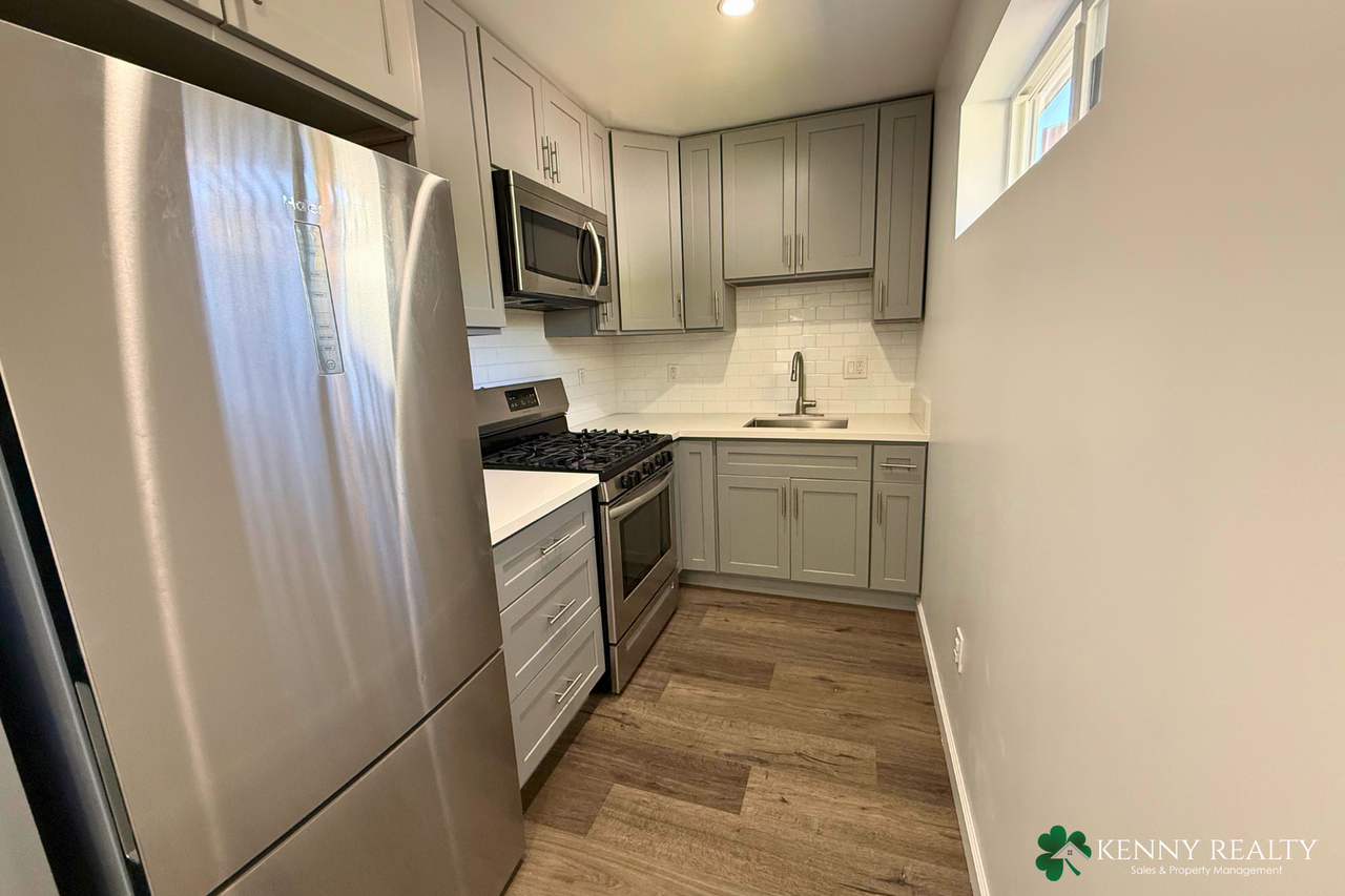 119 Franklin Ave - Photo 5 of 19