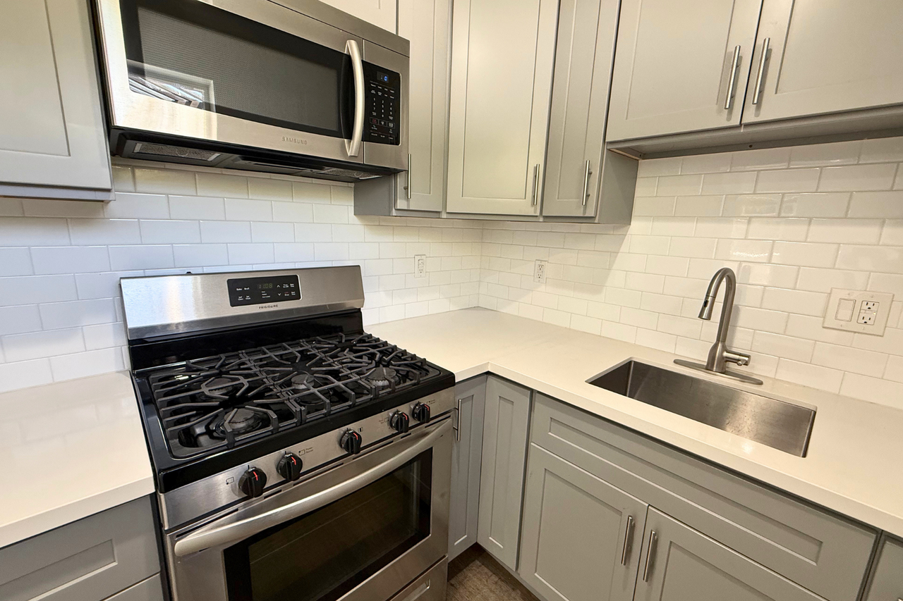 119 Franklin Ave - Photo 7 of 19