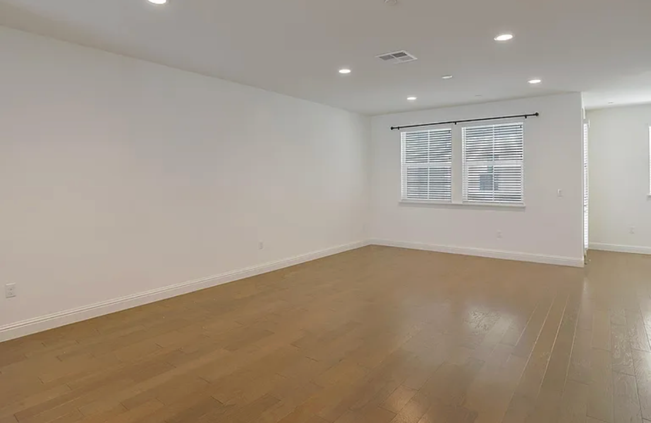 341 Wild Rose Way - Photo 4 of 29