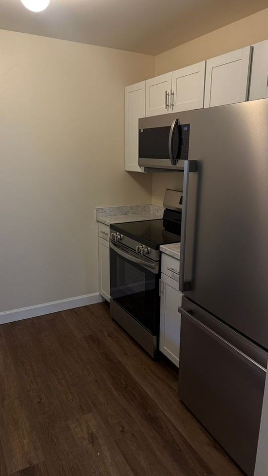 3233 Lakeside Dr - Photo 4 of 12