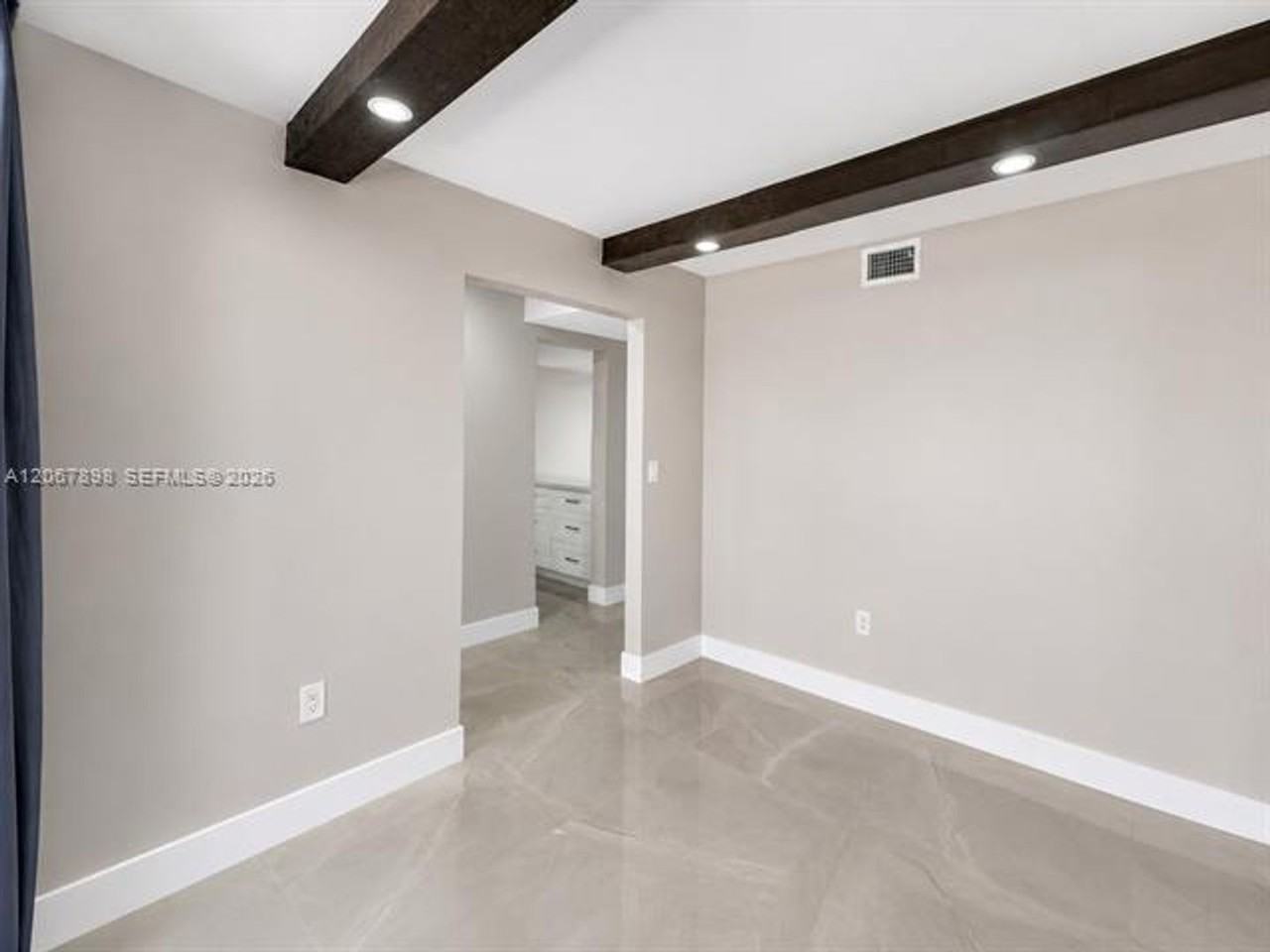 14124 14124 Kendale Lakes Cir th 14124 - Photo 5 of 38