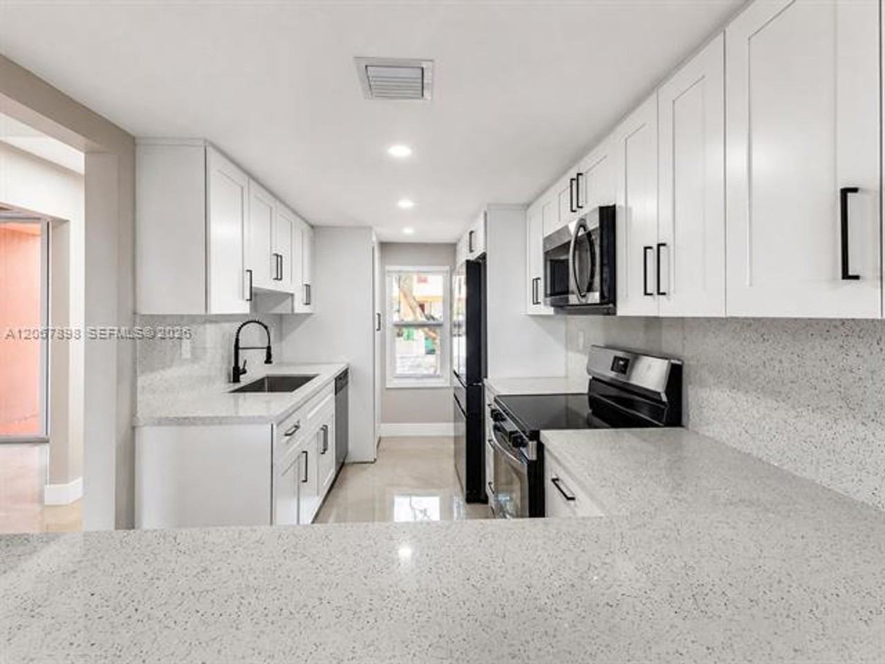 14124 14124 Kendale Lakes Cir th 14124 - Photo 6 of 38