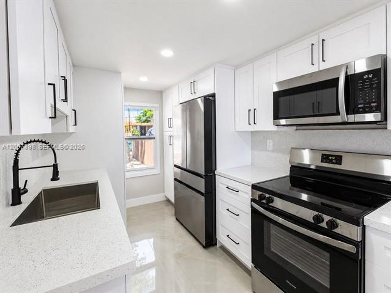 14124 14124 Kendale Lakes Cir th 14124 - Photo 7 of 38