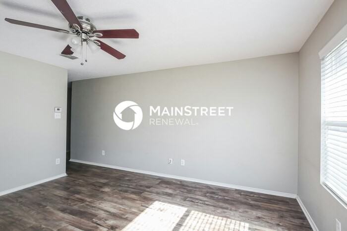 2613 Mitchell Ln - Photo 4 of 16
