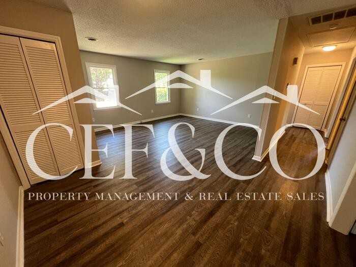 7922 Valley Falls Rd - Photo 5 of 14