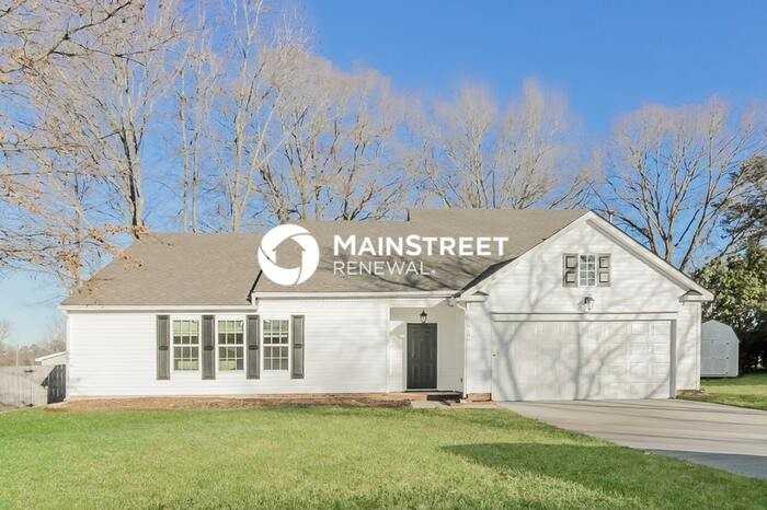 8106 Sheckler Ln - Photo 4 of 17