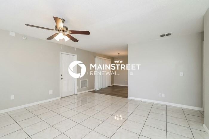 425 Danube Way - Photo 3 of 16