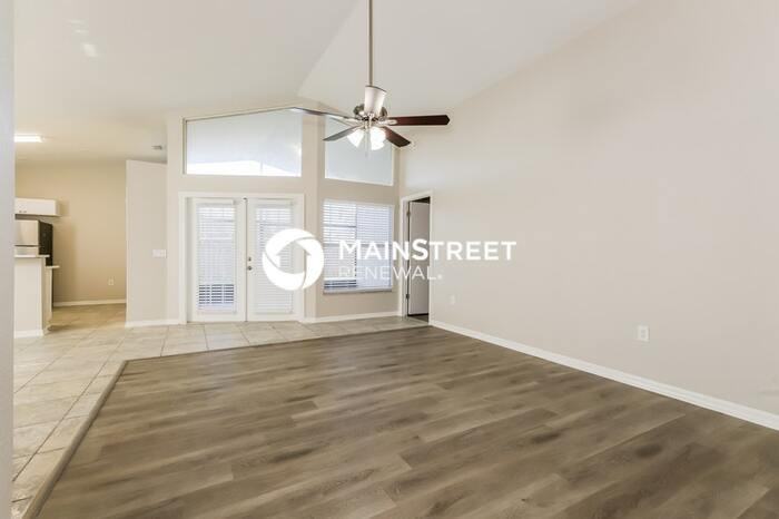 3010 Ivywood Ln - Photo 3 of 16