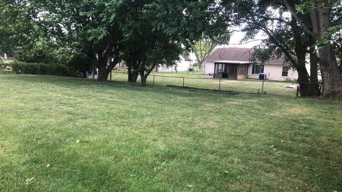 4900 Scothills Dr - Photo 7 of 35