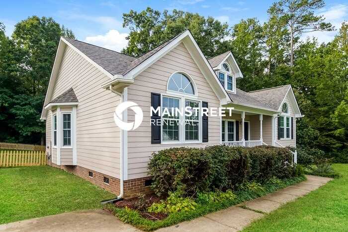 147 Susan Dr - Photo 3 of 16