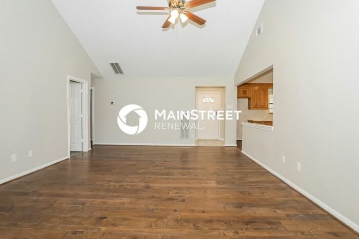 28419 Champion Oaks Dr - Photo 2 of 16