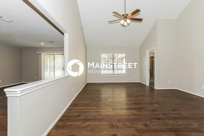 28419 Champion Oaks Dr - Photo 4 of 16