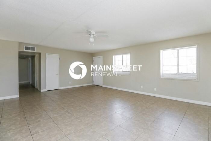 6232 W Rose Ln - Photo 5 of 16