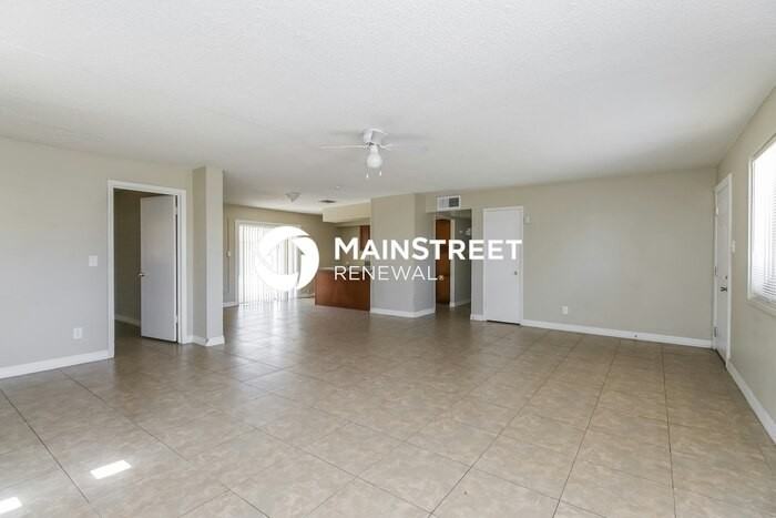 6232 W Rose Ln - Photo 6 of 16