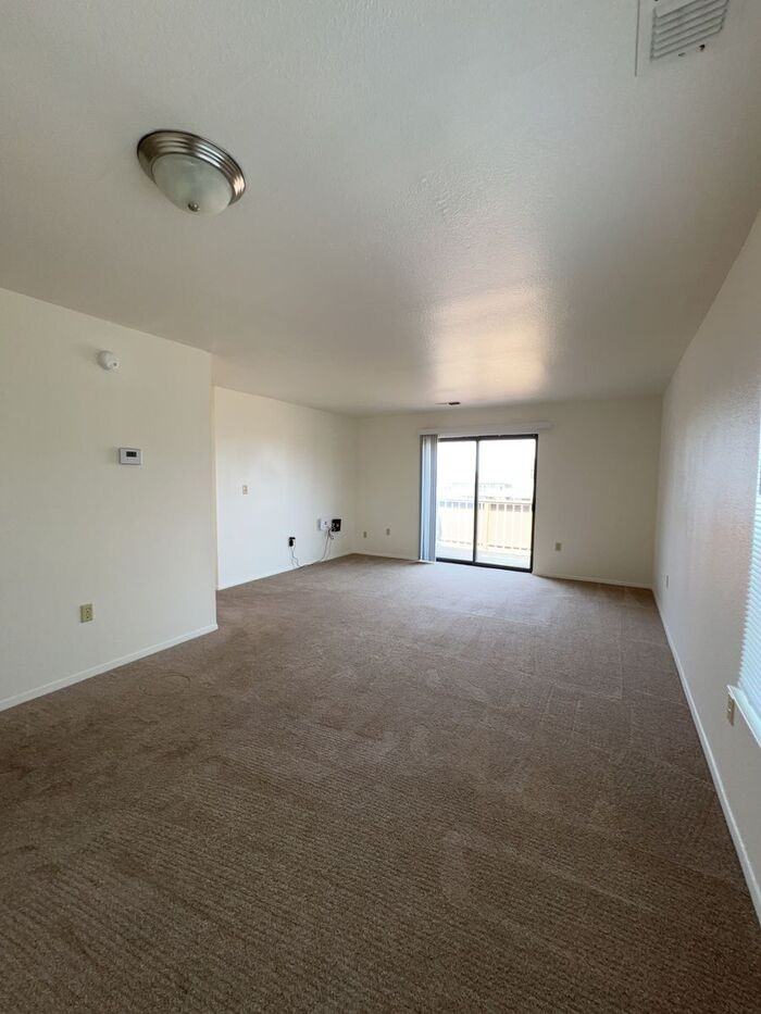1192 Dakota Dr - Photo 4 of 6