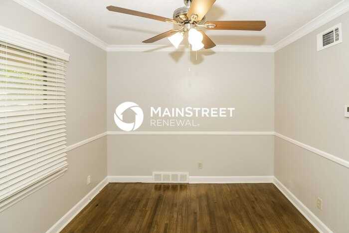 4570 E Dearing Rd - Photo 4 of 16