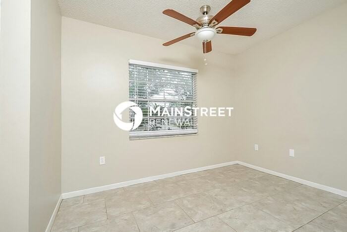 1660 Crystalview Trl - Photo 7 of 23